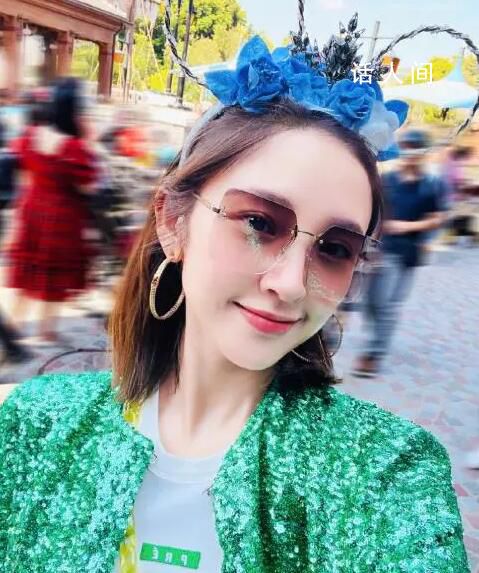 张若昀拍的唐艺昕 一颦一笑都那么甜美
