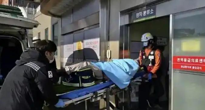 韩33岁幸存空少恐全身瘫痪