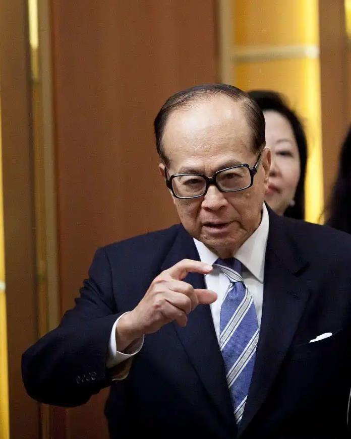 李嘉诚港口买方贝莱德首次回应争议