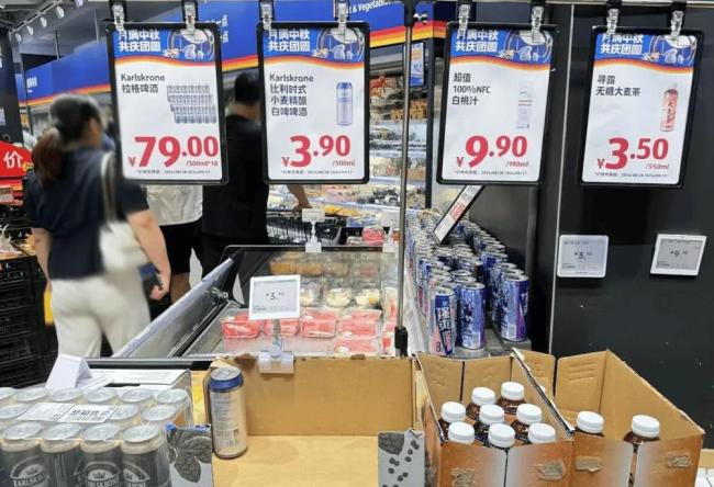 五一最火穷鬼超市被3万人搬空货架 消费降级浪潮重构生活
